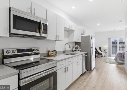 915 N Broad Street - Photo 1
