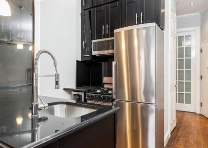 60 Avenue B, Unit - Photo 1