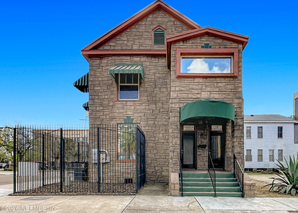 138 E Duval Street - Photo 1