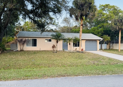 1035 Nevada Drive Ne - Photo 1