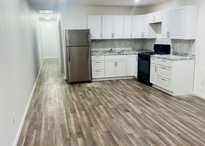 1415 Stratford Avenue - Photo 1