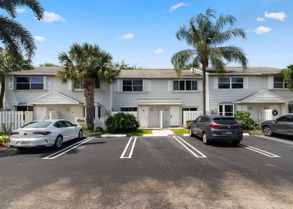 2521 Ne 15th Street - Photo 1
