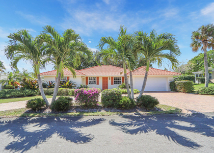 8574 Se Seagrape Way - Photo 1
