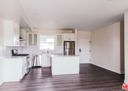 1431 S Sherbourne Drive - Photo 1