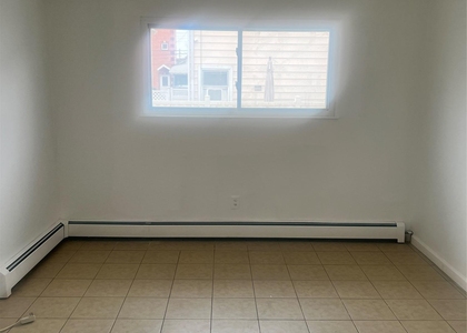 1411 Chandler Street - Photo 1
