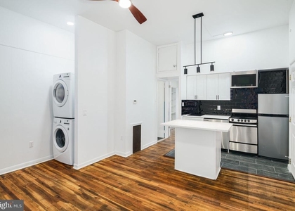 1024 Pine Street - Photo 1