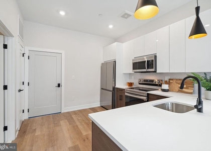 720 W Thompson Street - Photo 1