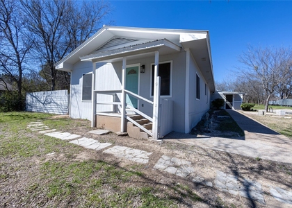 2304 Thrasher Ln - Photo 1