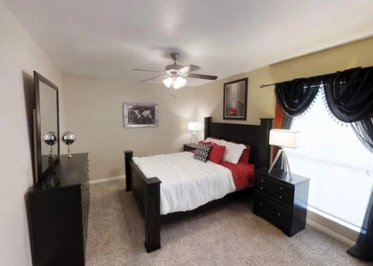 515 S Bender Avenue - Photo 1