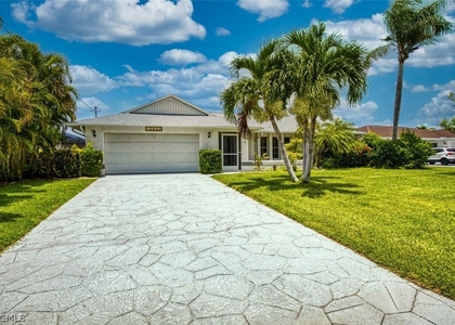 5036 Sw 9th Place - Photo 1