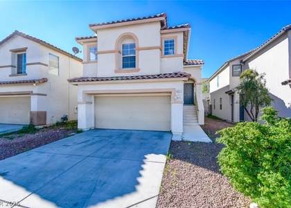 9527 Violet Sunset Avenue - Photo 1
