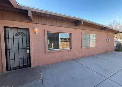 2400 S 15th Street - Photo 1