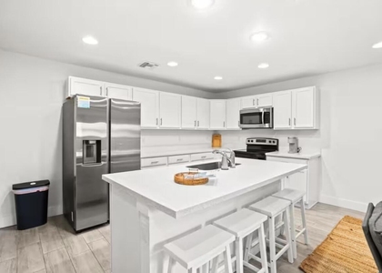 565 Lilac Court - Photo 1
