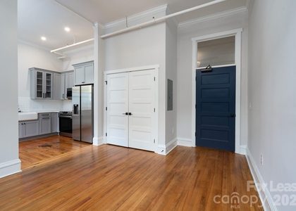 52 Union Street S - Photo 1