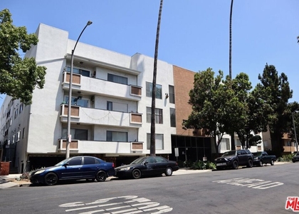 334 S Gramercy Place - Photo 1