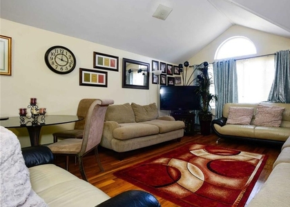 Troy Avenue - Photo 1