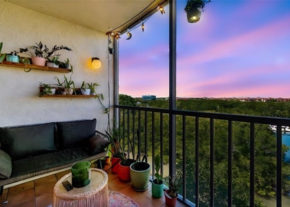 900 Cove Cay Drive - Photo 1