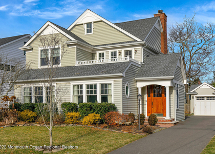 812 Claridge Drive - Photo 1