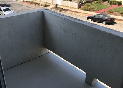 2018 S Longwood Avenue - Photo 1