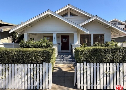 652 Woodlawn Avenue - Photo 1
