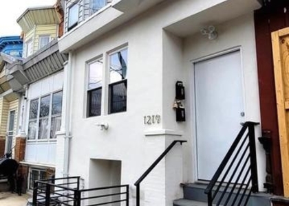 1219 W Silver Street - Photo 1