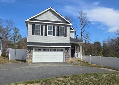 274 Oak Avenue - Photo 1