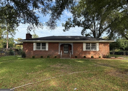 412 Roberson Street - Photo 1