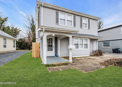 1227 Bay Avenue - Photo 1