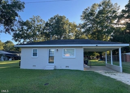 603 Maple Avenue - Photo 1