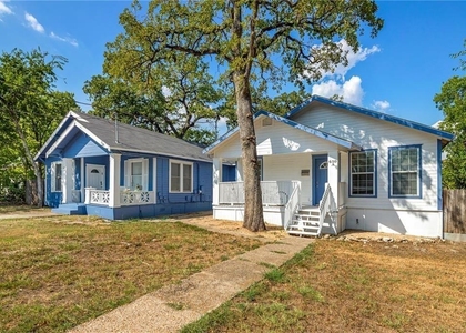610 W 35th St - Photo 1