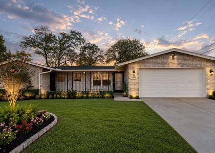 5902 Willow Glen Drive - Photo 1