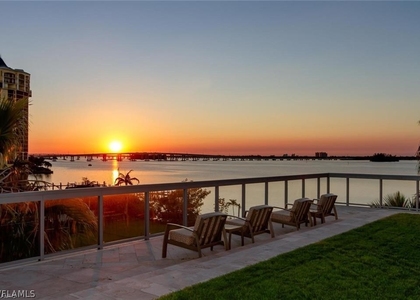 3000 Oasis Grand Boulevard - Photo 1