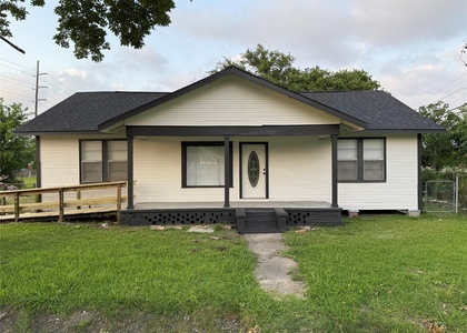 1934 Austin Avenue - Photo 1