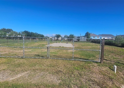 303 15th Street - Photo 1