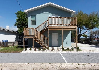 454 21st Street N - Photo 1