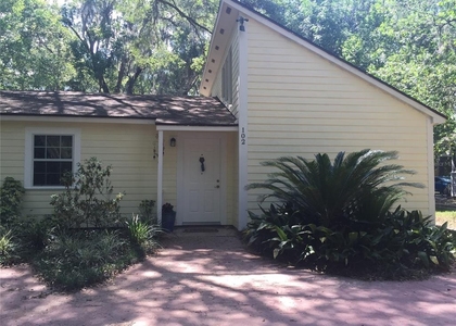 102 Nw 24th Street - Photo 1