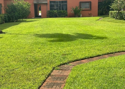50 Se 12th Street - Photo 1