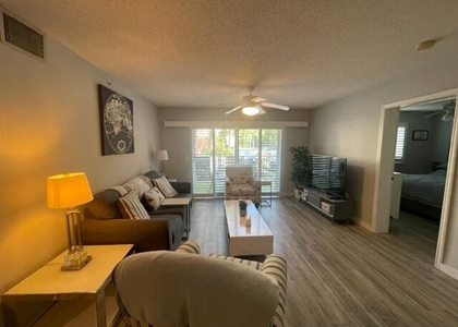 2131 Se 10th Avenue - Photo 1