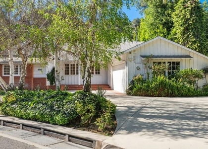 4031 Hollyline Avenue - Photo 1