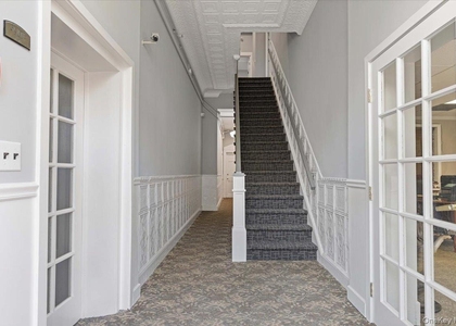 47 Beekman Avenue - Photo 1