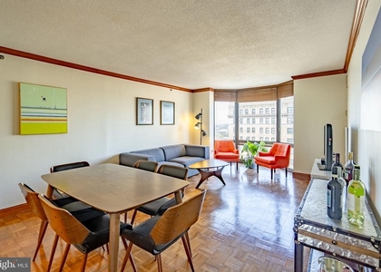 2018 Walnut Street - Photo 1