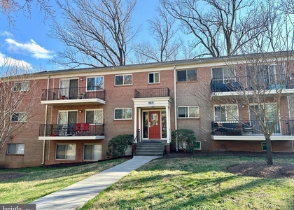 10670 Weymouth Street - Photo 1