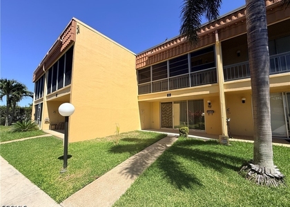 1608 Se 28th Terrace - Photo 1