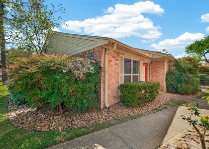 8801 Hammerly Boulevard - Photo 1