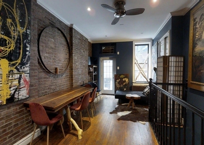 Mott Street - Photo 1