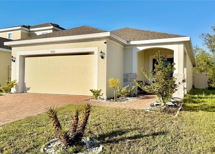 5003 Royal Point Avenue - Photo 1