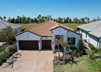 9204 Sw Arco Way - Photo 1