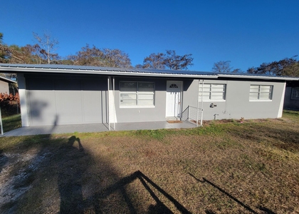 274 Se 14th Avenue - Photo 1