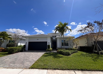 5663 Saint Armands Way - Photo 1