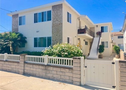 2217 S Grand - Photo 1